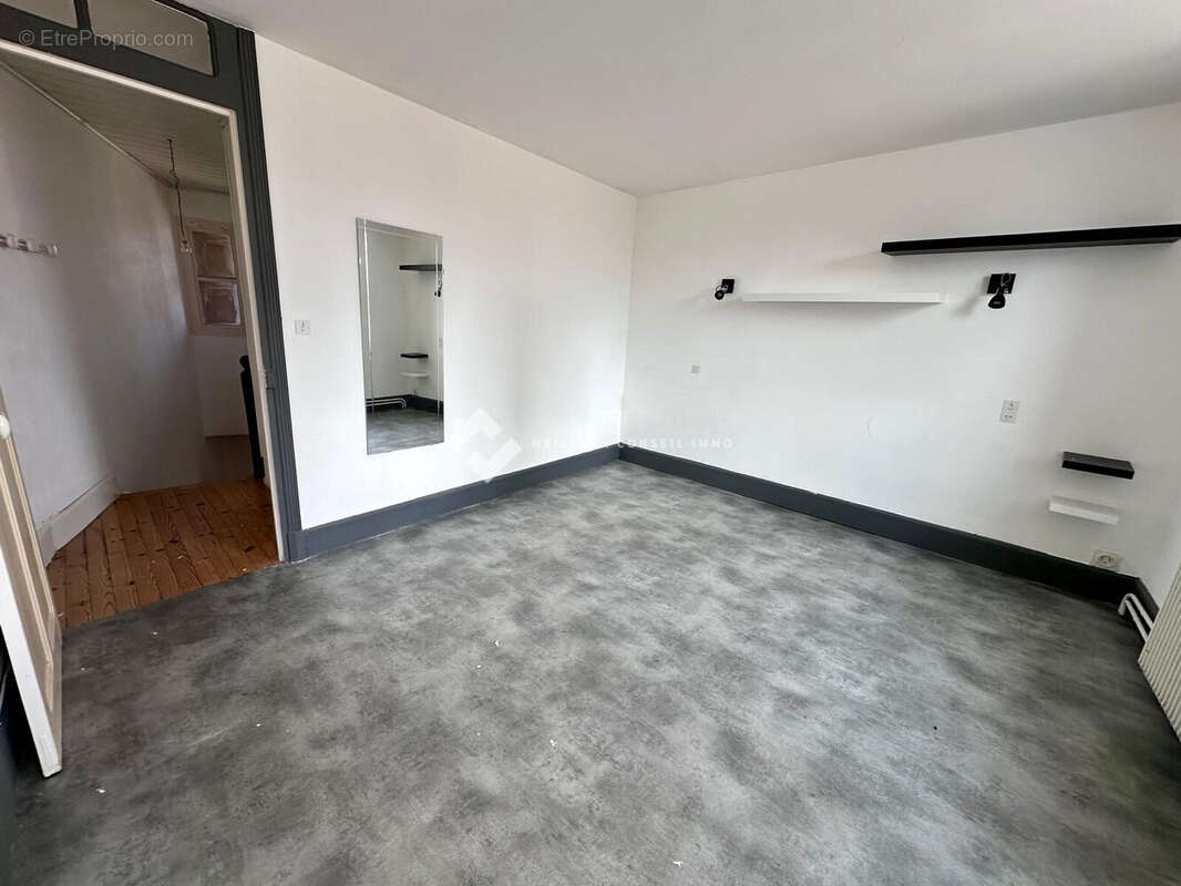 Maison 65 m² à Saint-Remy-Sur-Durolle  - photo 4
