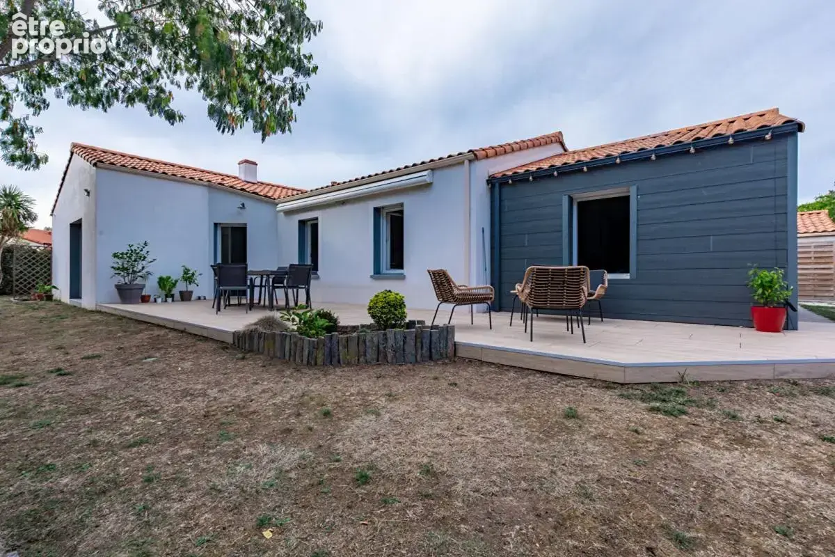 Maison Gorges 6 P . 4 Chs . Bureau . 126.3 M² . Double garages . T 932 M² . Terrasse . Abri jardin - photo 13