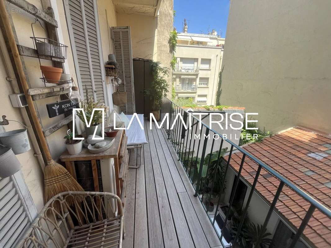 Appartement 70 m² à Marseille-6e  - photo 3