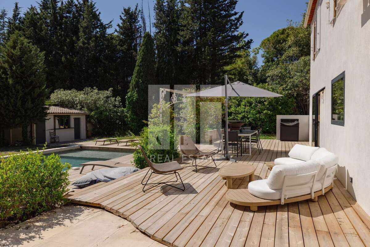 Maison à MOUGINS