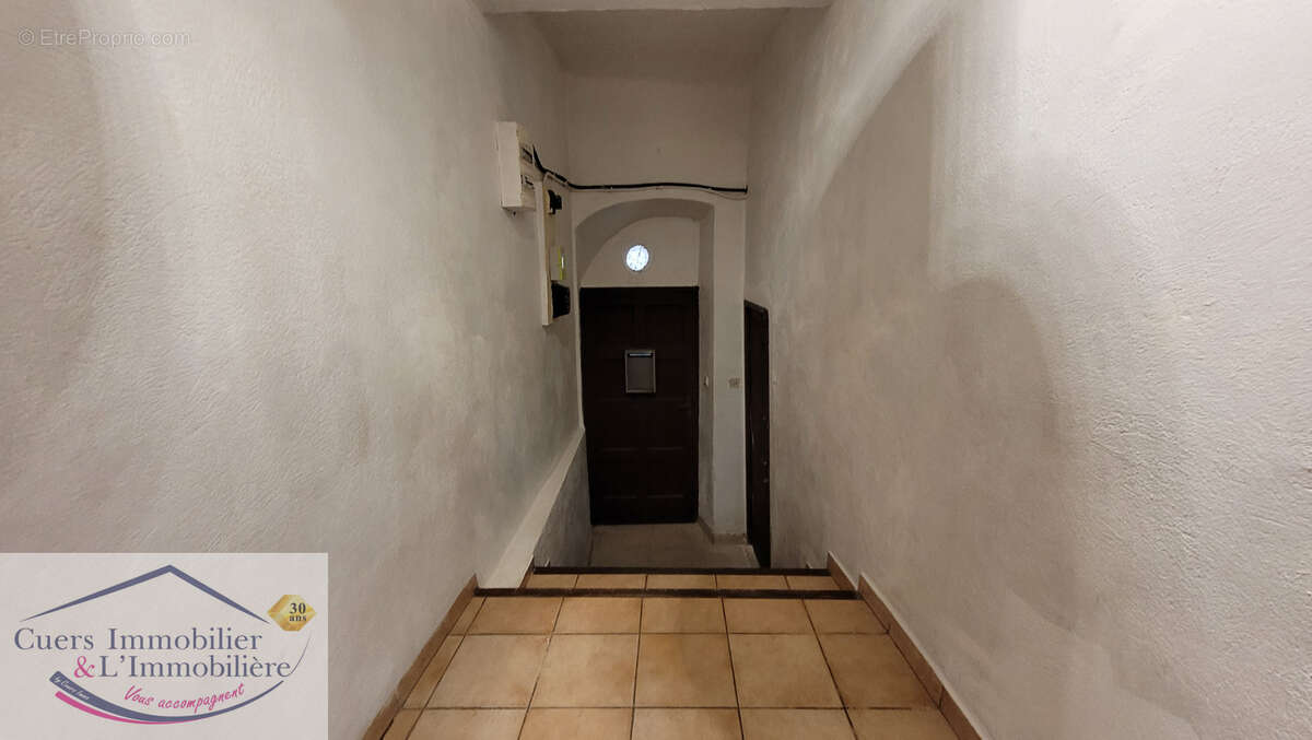 Cuers, maison de village t9 + remise - photo 5