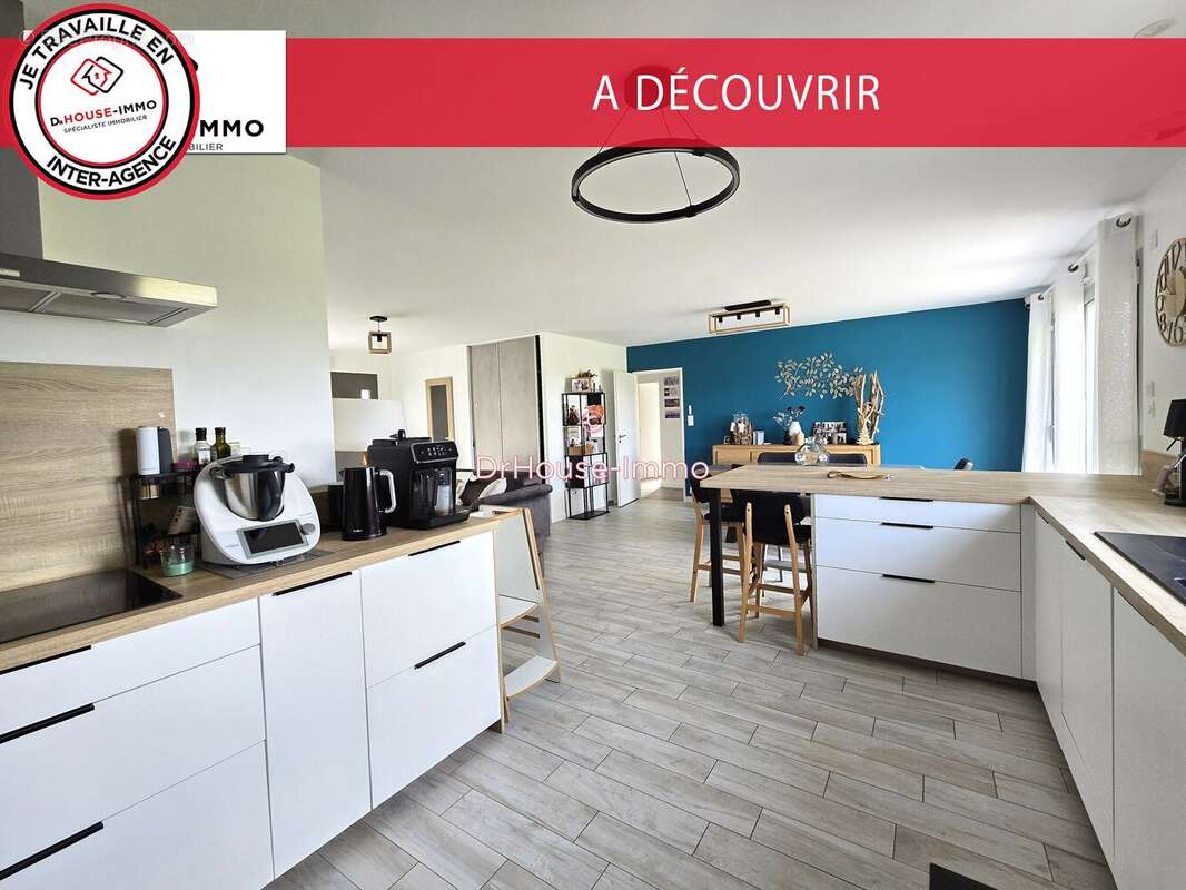 Maison à SAINTE-NEOMAYE