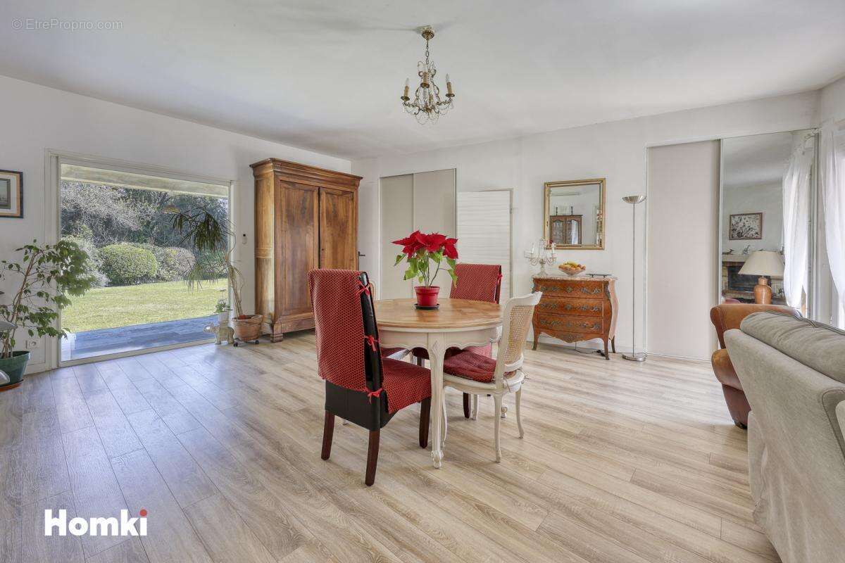 Maison/Villa T5 de 138 m² à Solliès-Pont 83210 - photo 4