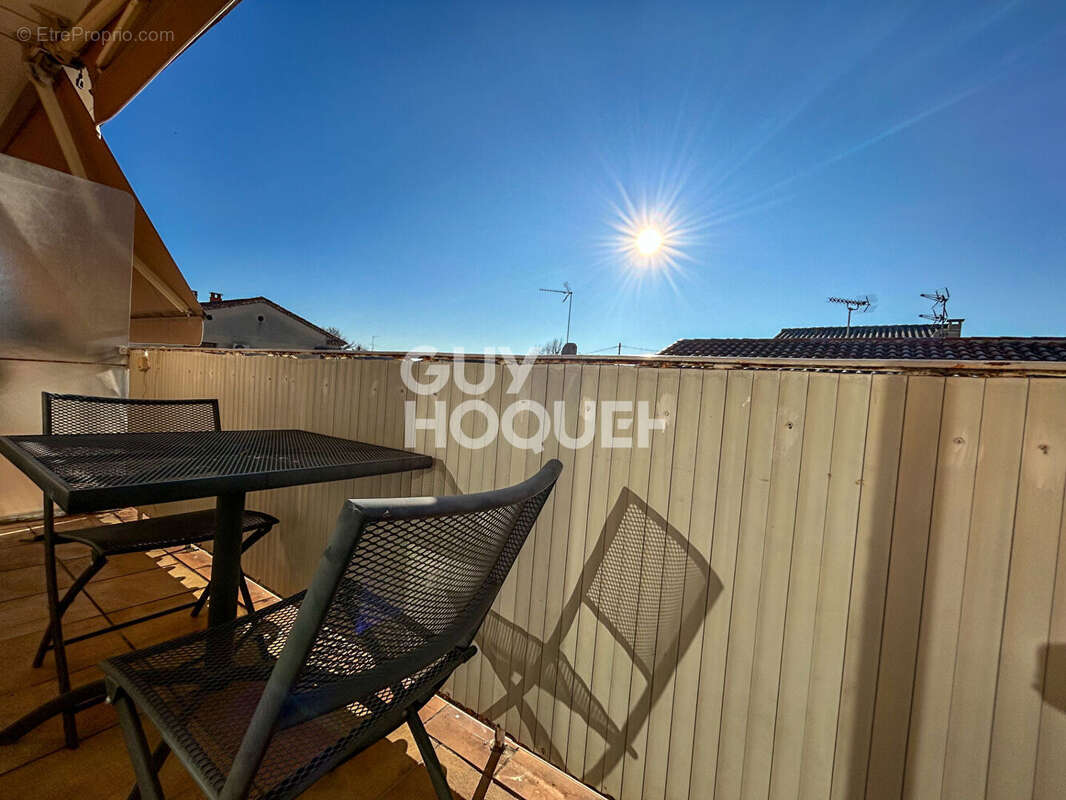 Appartement à ENTRAIGUES-SUR-LA-SORGUE