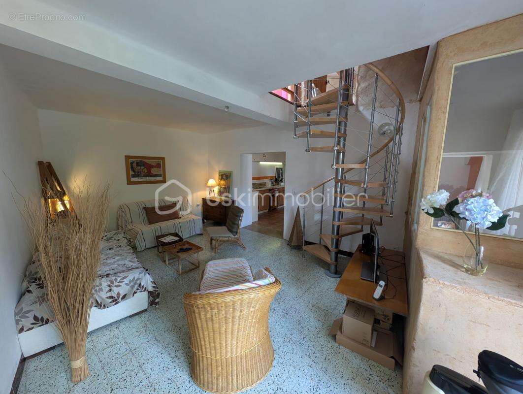 Maison à VEZENOBRES