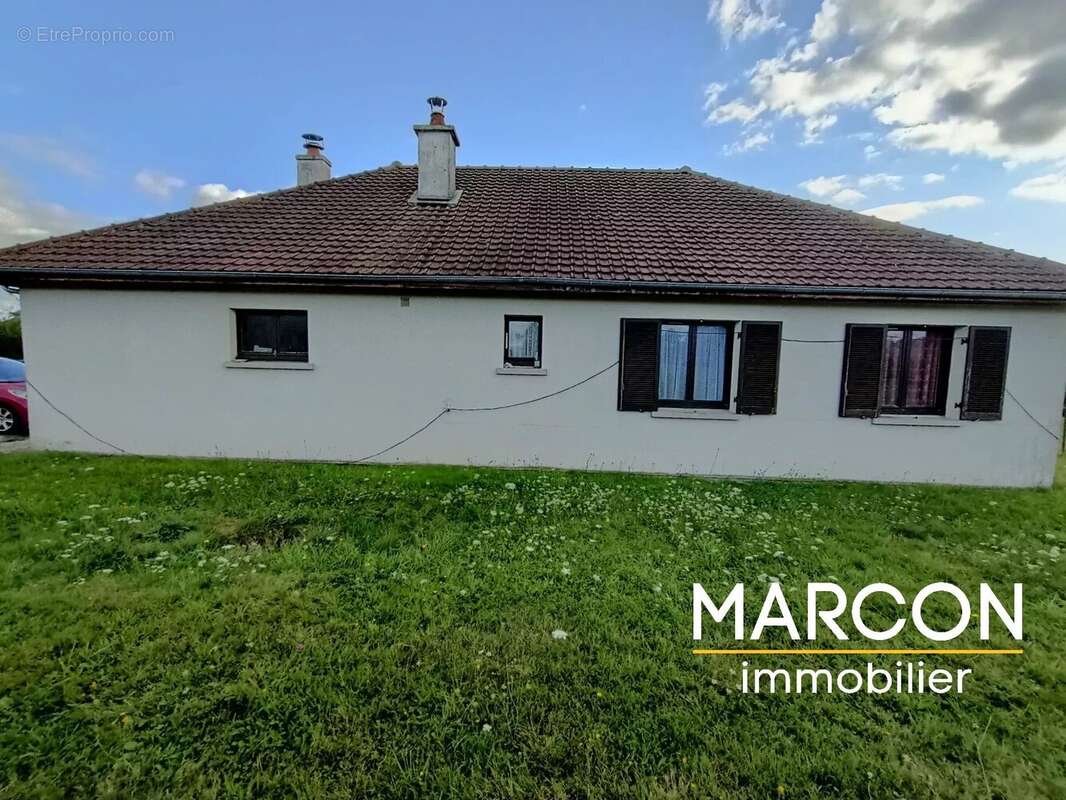 Maison à SAINT-MARC-A-FRONGIER