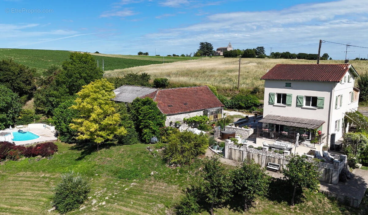 Maison à BRASSAC