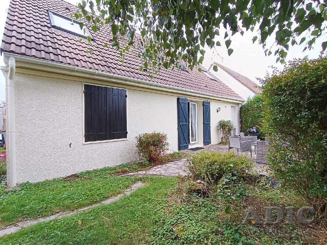 Maison à LE PLESSIS-BELLEVILLE