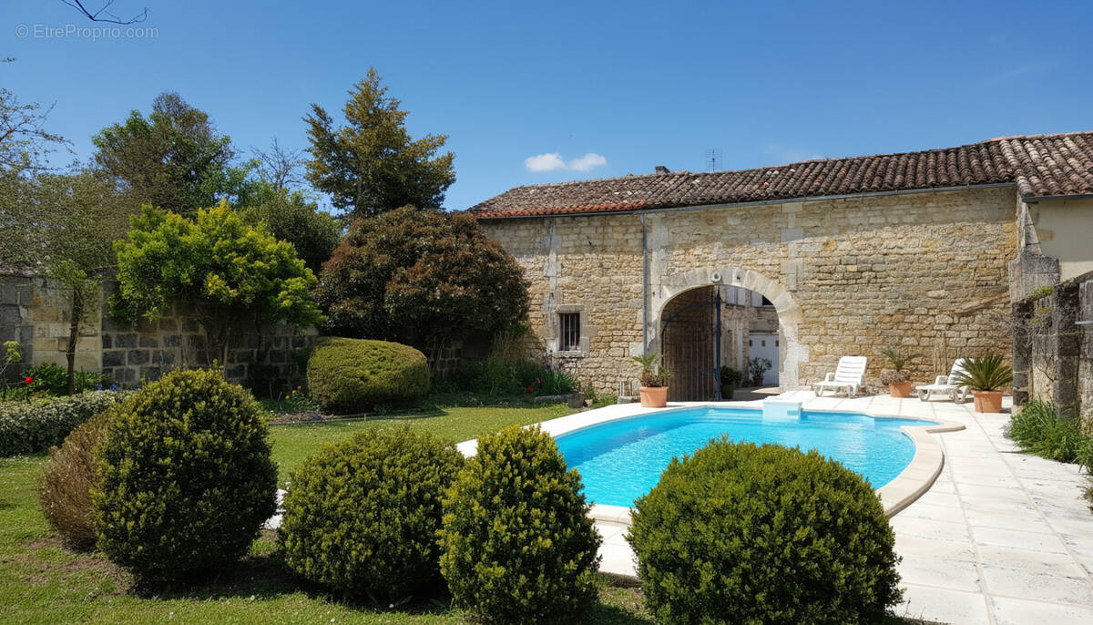 Maison à L'ISLE-D'ESPAGNAC