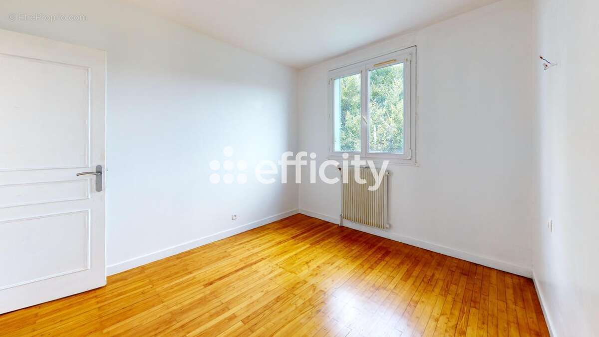 Appartement à GENAY