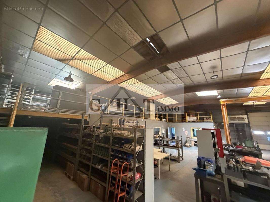Entrepot 530m2 a vendre le plessis paté - photo 6