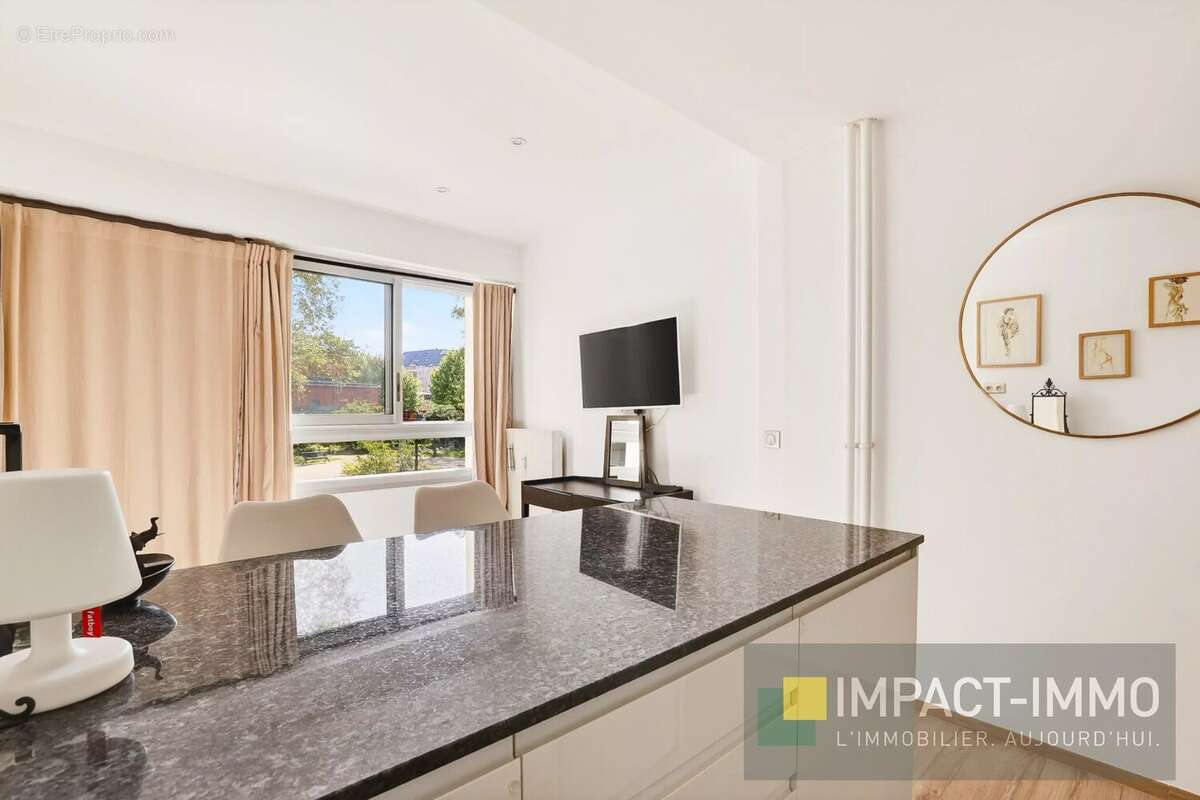 Appartement à COURBEVOIE
