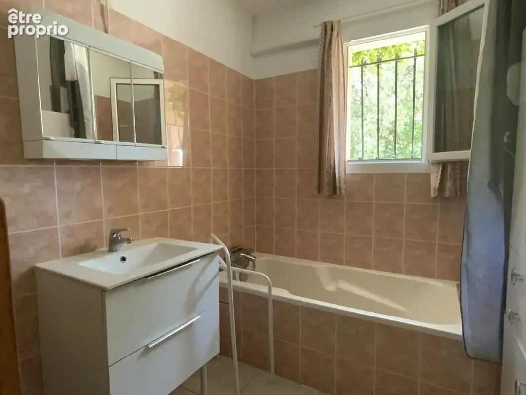 Charmante villa de plain pied avec piscine. - photo 16
