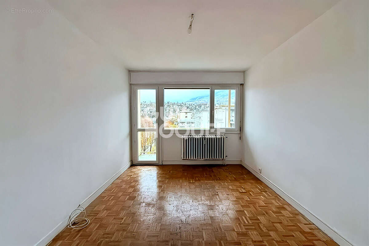 Appartement à AIX-LES-BAINS