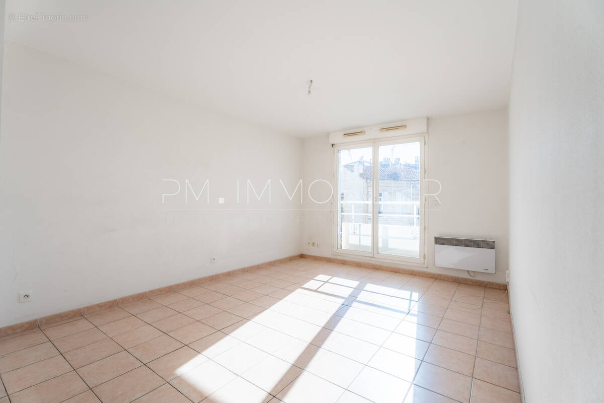 Appartement à MARSEILLE-5E