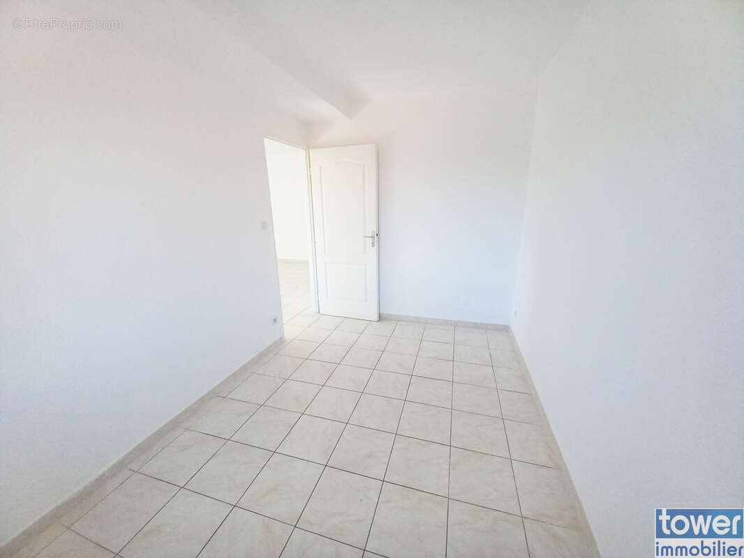Appartement à LAMALOU-LES-BAINS