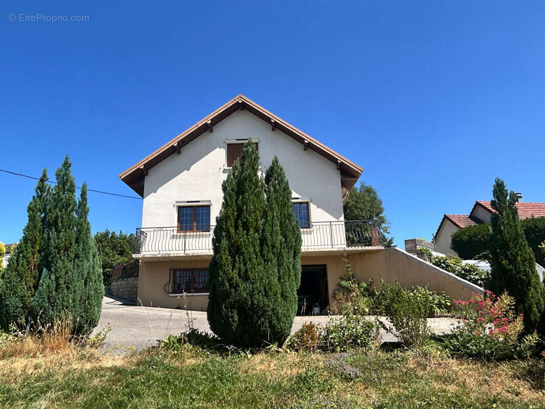Montfaucon - Maison de 6 pièces - 147 m2 avec sous-sol complet - photo 15