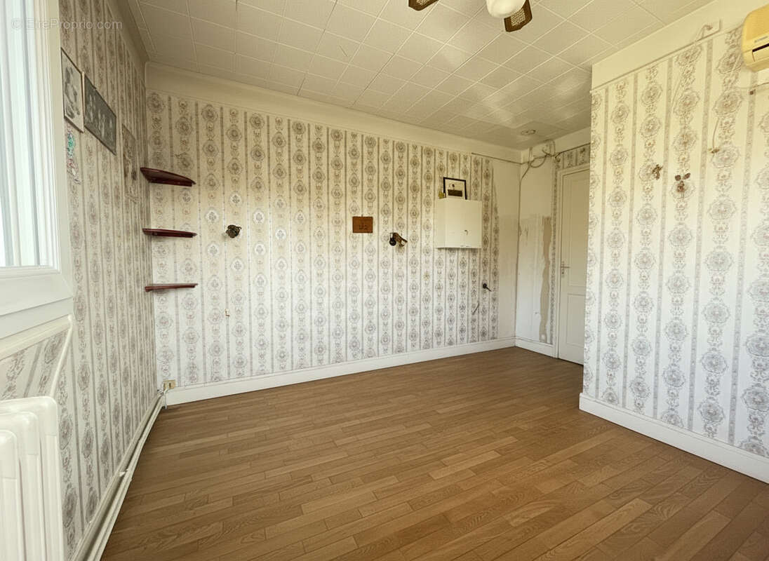 Maison à VERRIERES-LE-BUISSON