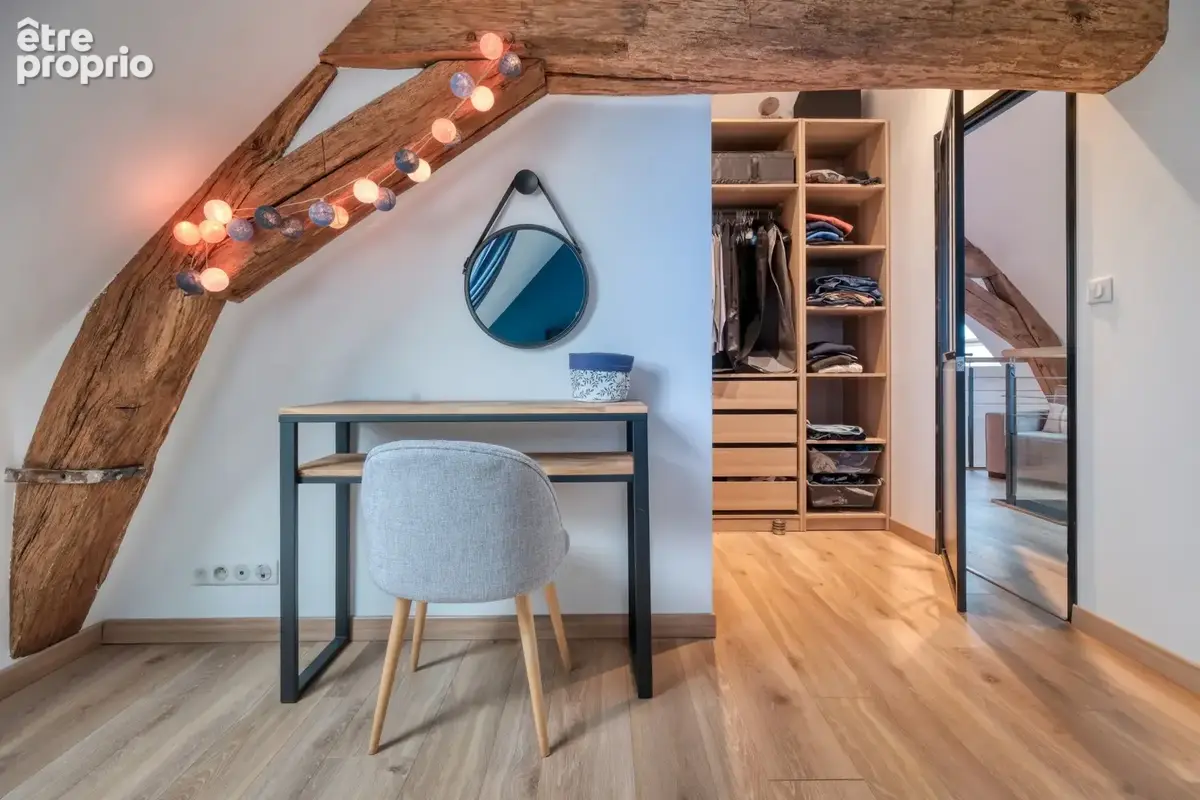 MAISON ANCIENNE PLEINE DE CHARME - 195m2 - 4 chambres + bureau - terrain clos de murs. - photo 20