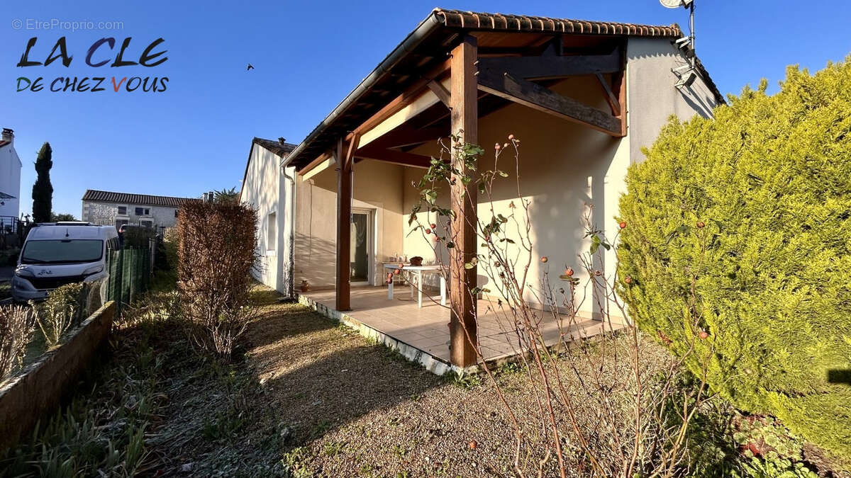 Maison à COULON
