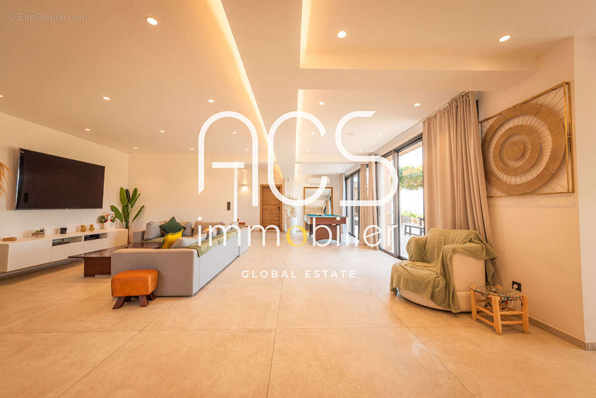 Achat Vente Villa Draguignan 7 pièces 263.20 m2 Extérieur Jardin Piscine Garage Dépendance - photo 15