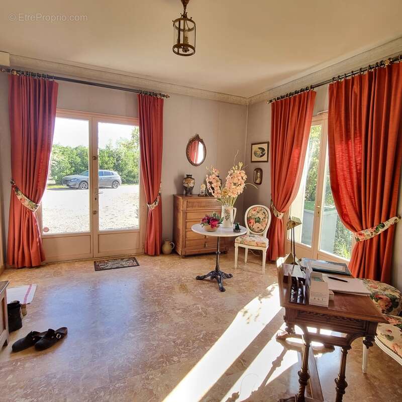 Maison à MONTGIVRAY