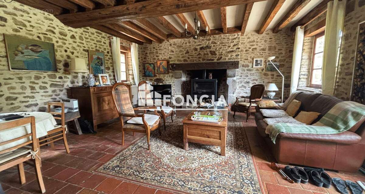 Propriété composée de deux habitations sur plus de 7000m2 - photo 2