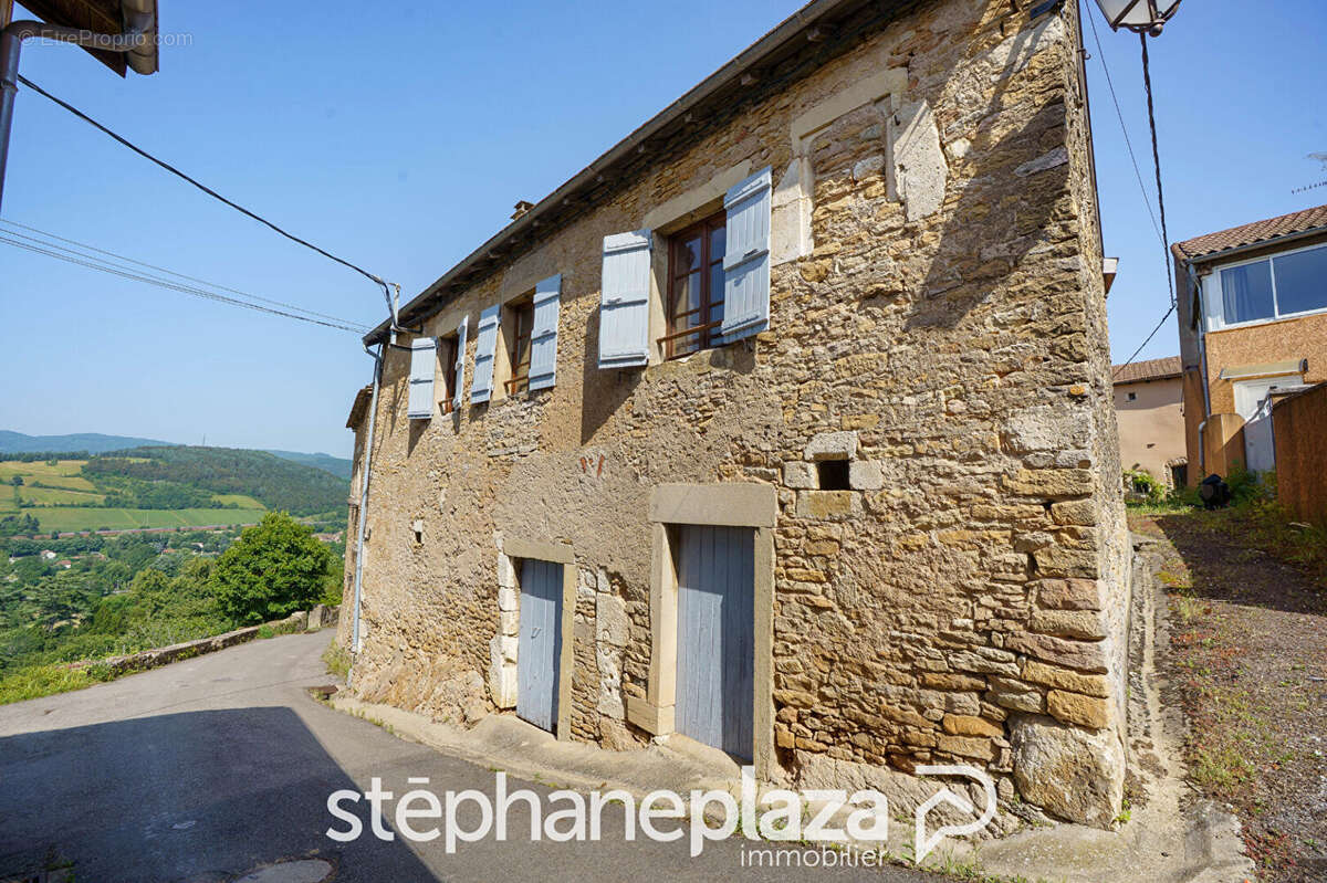 Maison à LA ROCHE-VINEUSE