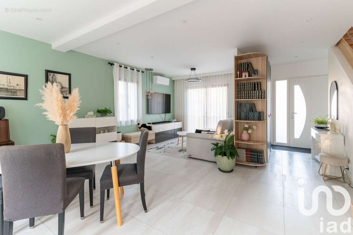 Photo 2 - Maison à CONDE-SAINTE-LIBIAIRE