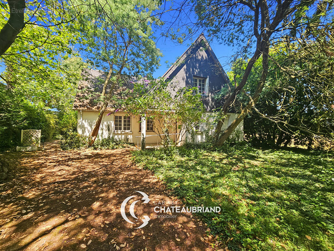Maison à BAZOUGES-LA-PEROUSE