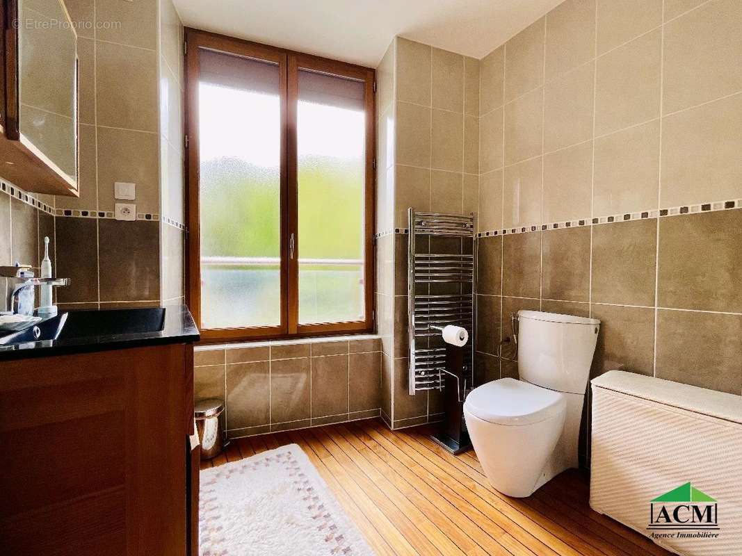 Maison à MERY-SUR-OISE