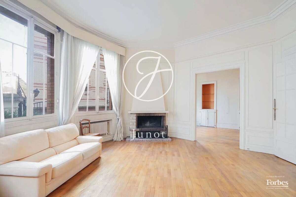 Appartement à LEVALLOIS-PERRET
