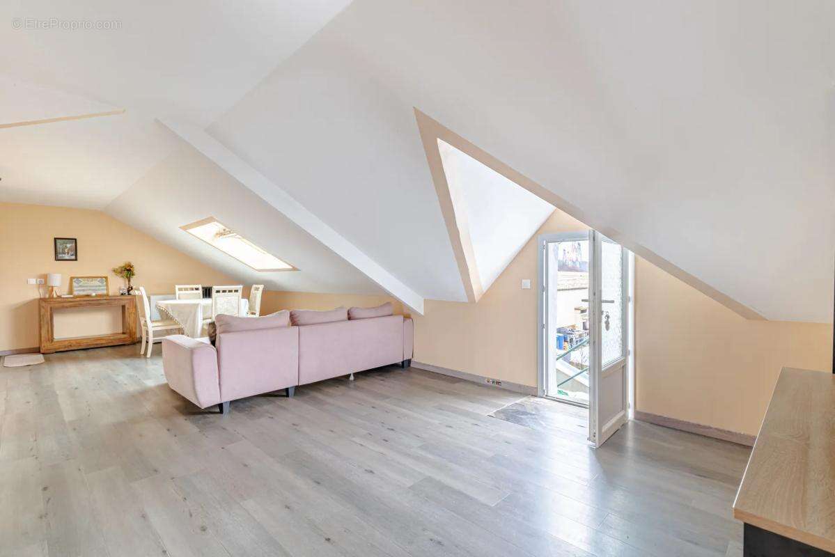 Maison à LE THILLAY