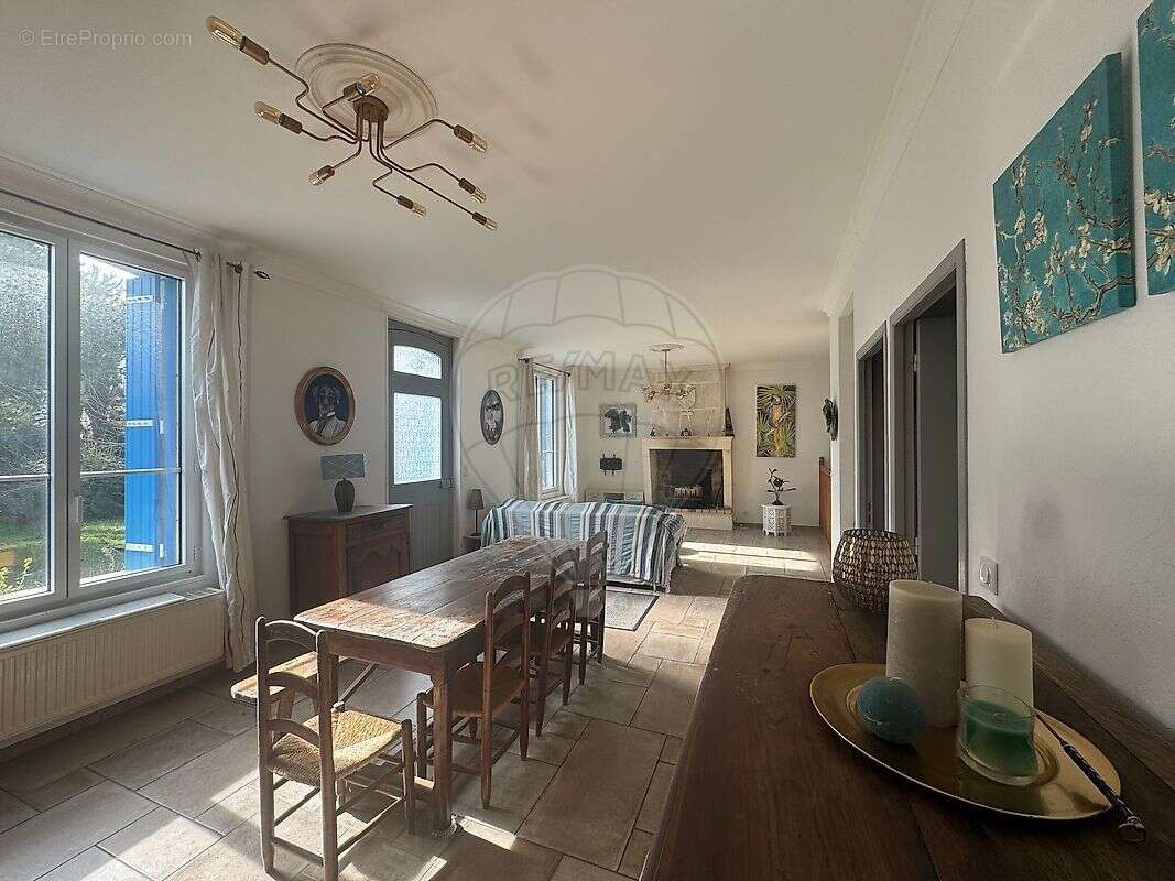 Maison à MESCHERS-SUR-GIRONDE