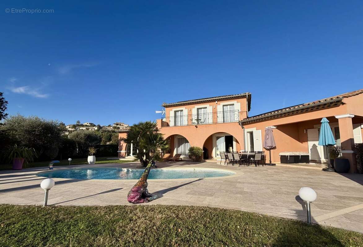 Maison à SAINT-LAURENT-DU-VAR