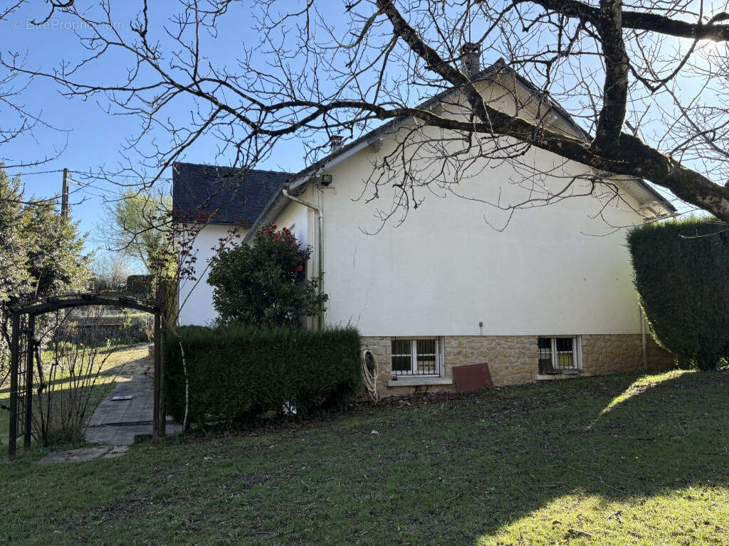 Maison à ARNAC-POMPADOUR