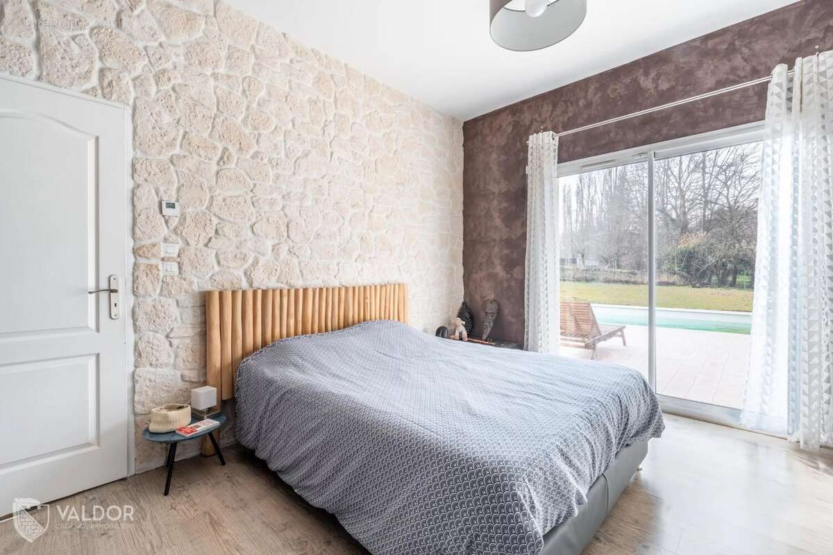 Maison à LACHASSAGNE