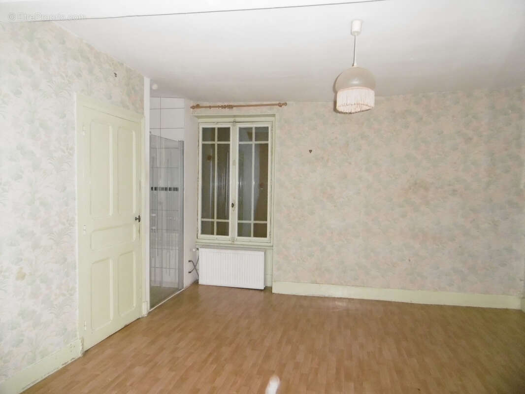 Maison à LUZY