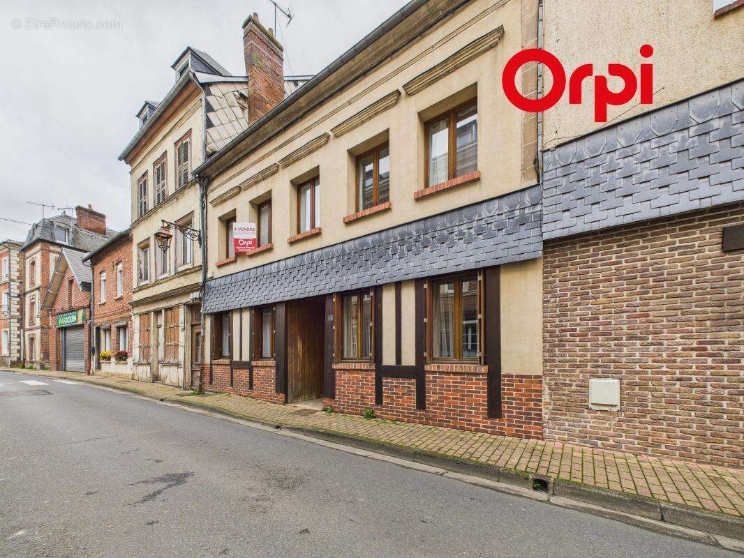 A vendre en exclusivité en centre-ville Bernay et à 700 mètres de la gare - photo 8