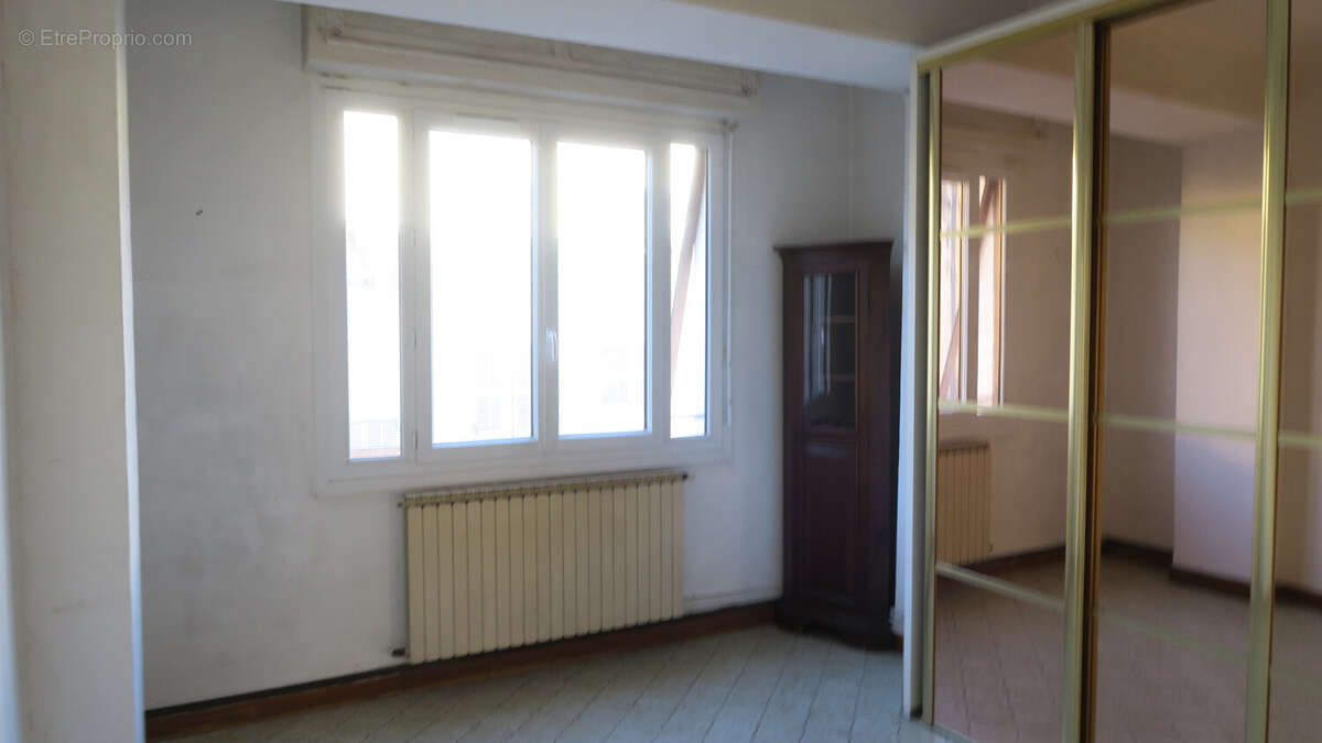 Appartement à MARSEILLE-4E