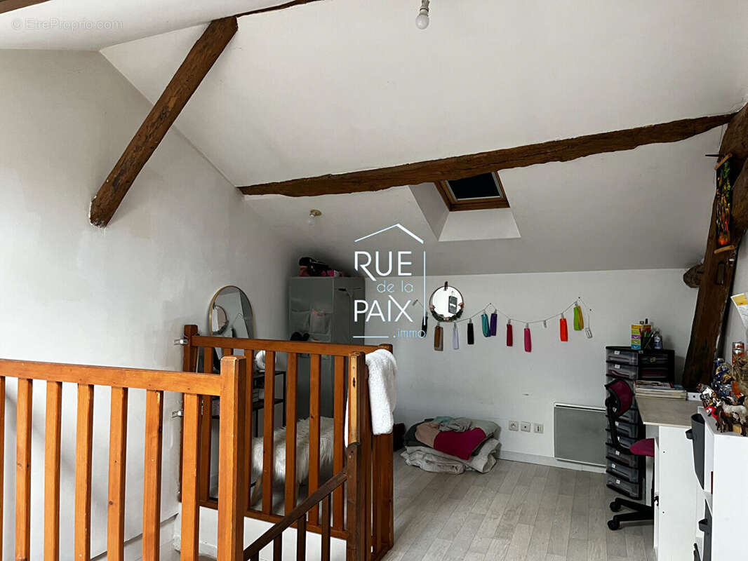 Maison à MONTS-SUR-GUESNES