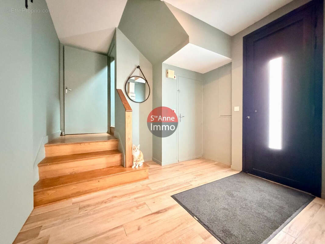 Amiens - maison - 210 m2 - 5 chambres - jardin - garages - photo 3