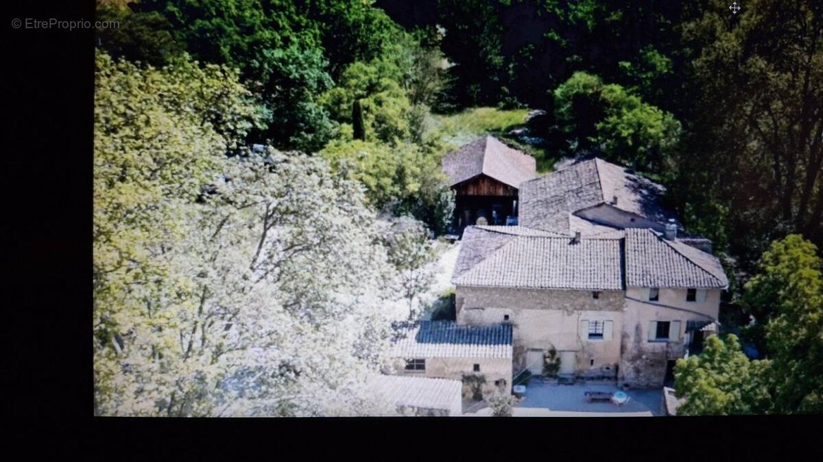 Maison à LA TOUR-D'AIGUES
