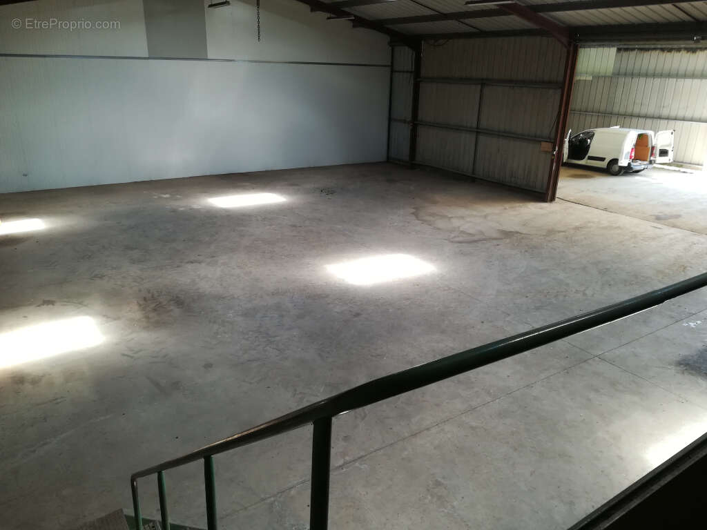 Commerce à LA VILLEDIEU-DU-CLAIN