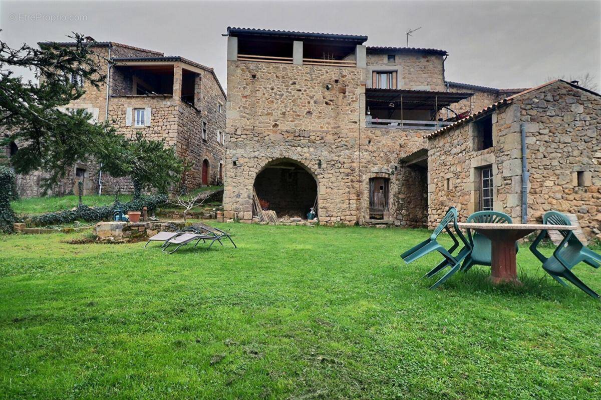 Appartement à LABLACHERE