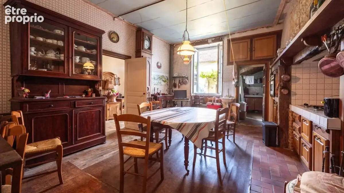 Payrac – Élégante maison bourgeoise en pierre de 258 m² avec 6 c - photo 9