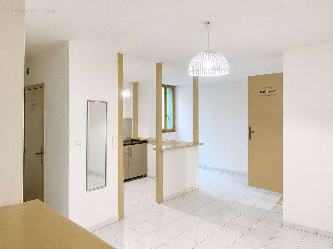 Appartement à MARSEILLE-4E