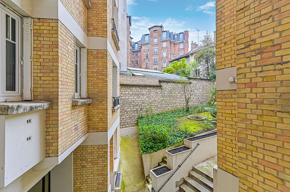 Appartement à PARIS-20E