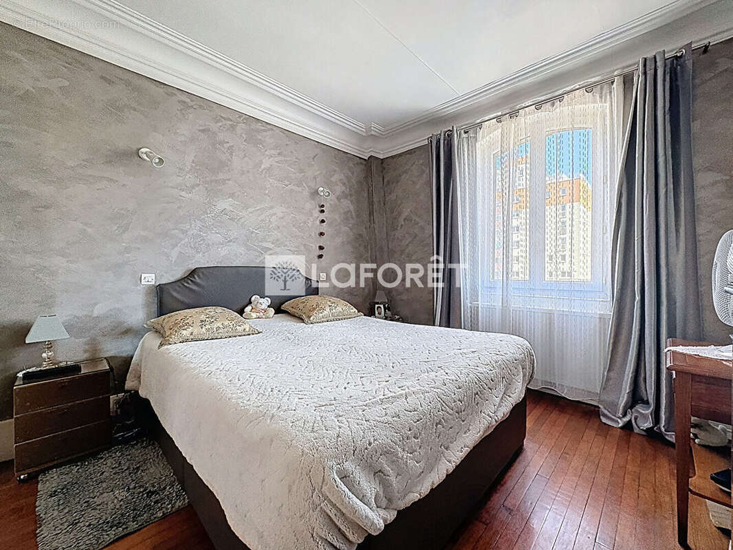 Appartement à SURESNES
