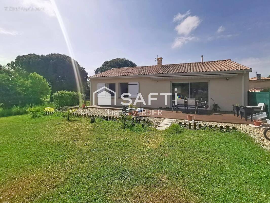Photo 1 - Maison à MOMBRIER
